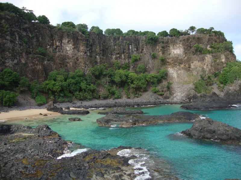 Belas praias, piscinas e rochas.