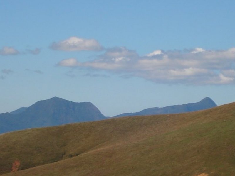 Visual das montanhas ao redor