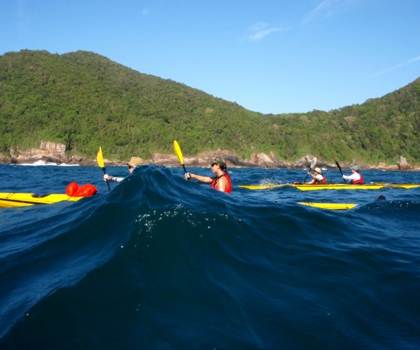 Pacote de Viagem de Caiaque Oceânico na Ilha Grande