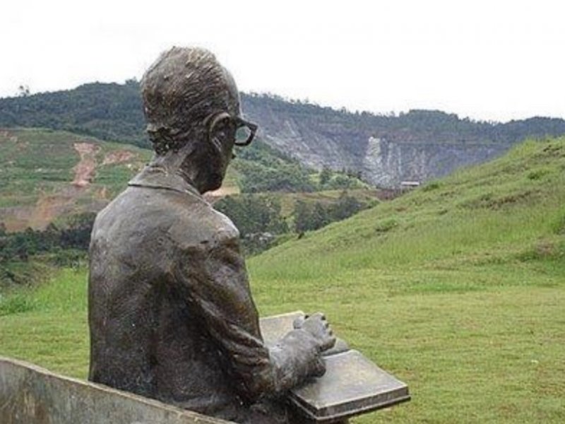 VIAGEM ECOLITERÁRIA - DRUMMOND EM ITABIRA E AS CACHOEIRAS EM IPOEMA